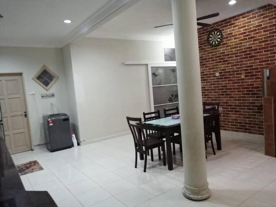 Sri Wang Homestay @ Arau Esterno foto